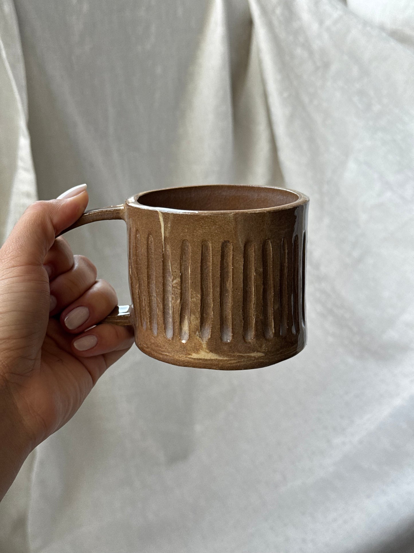 Caneca marrom e off white