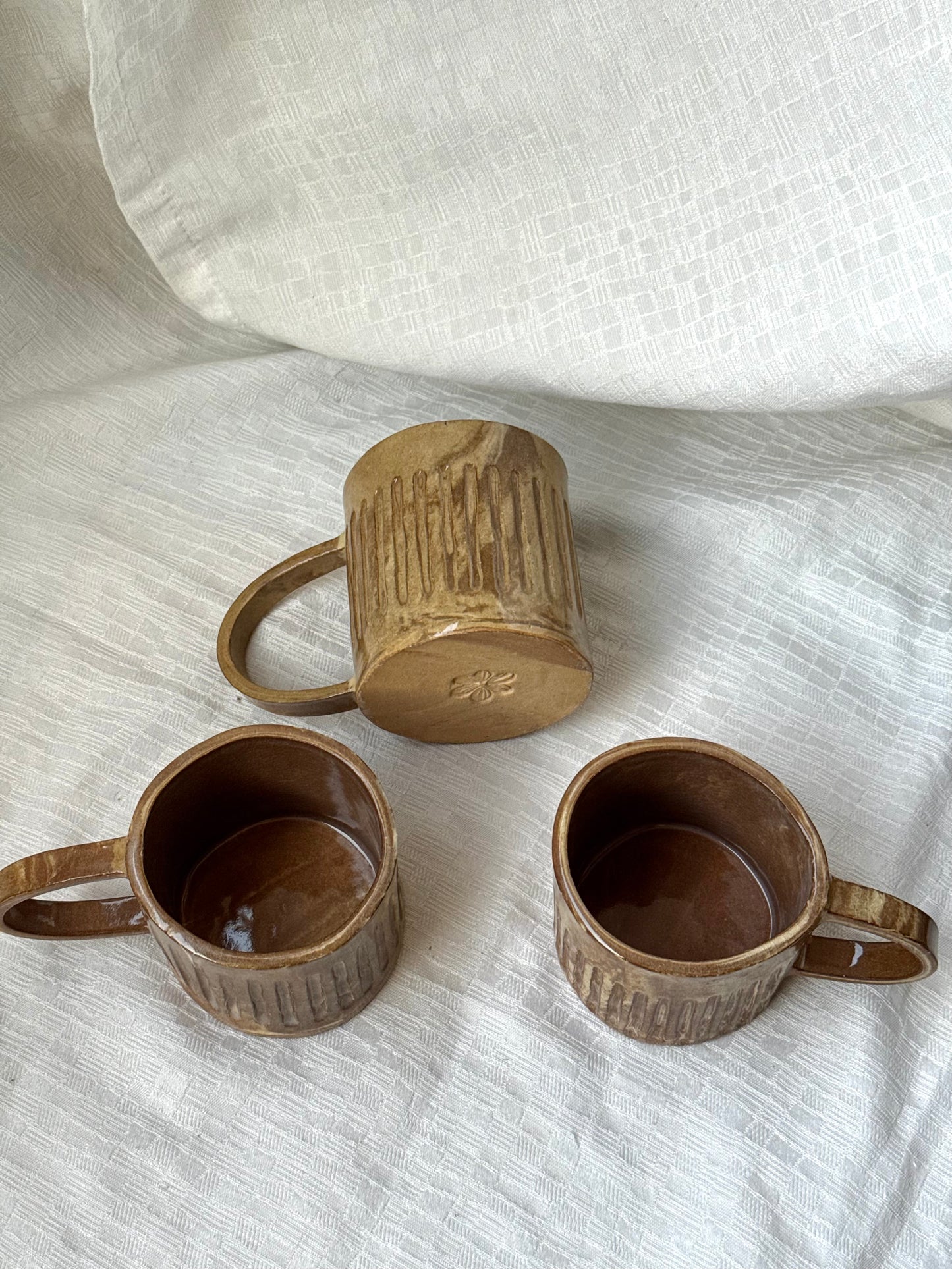 Caneca marrom e off white