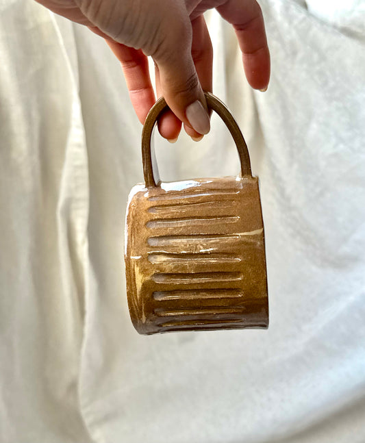 Caneca marrom e off white