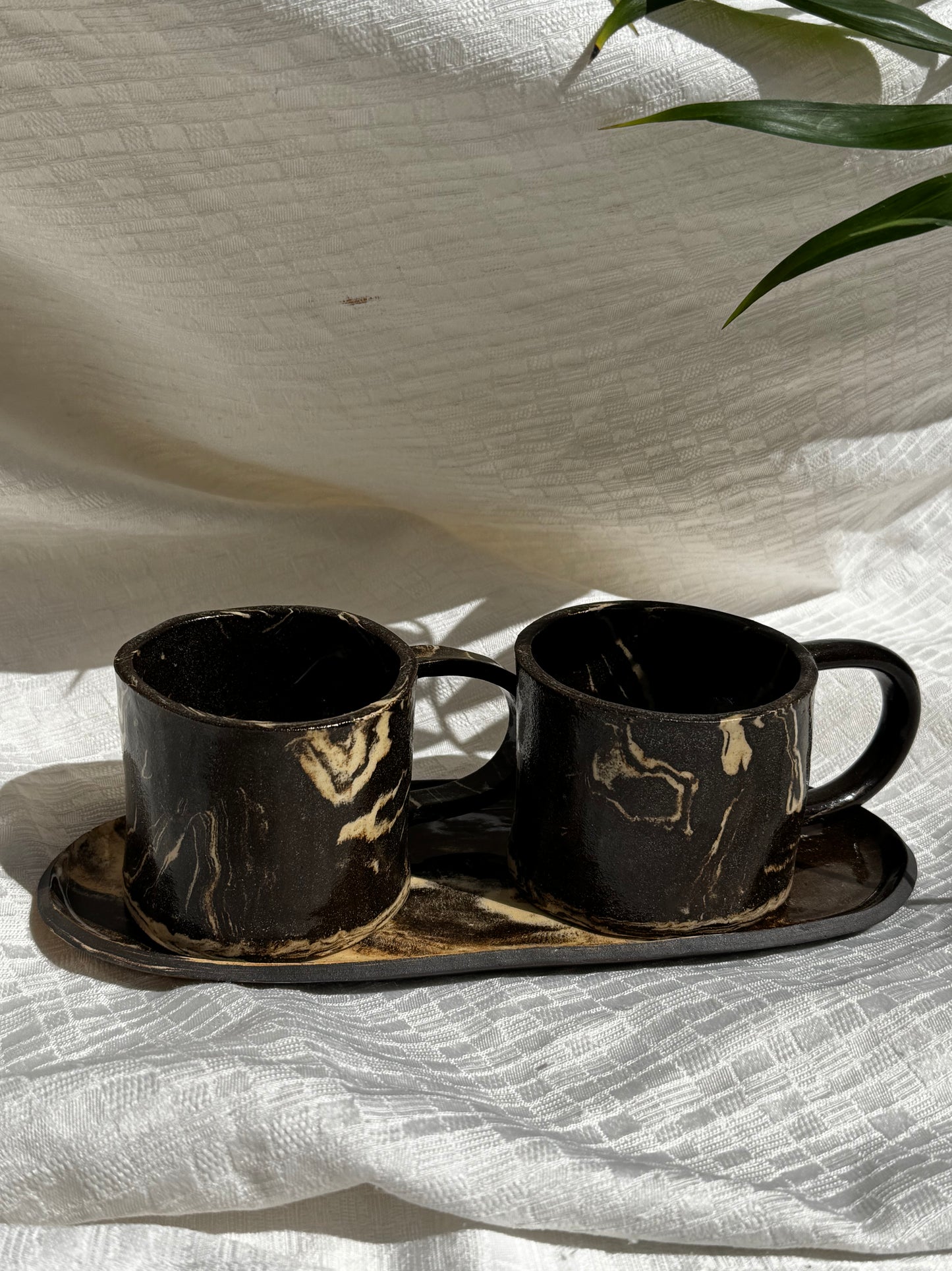 Conjunto 2 canecas e bandeja