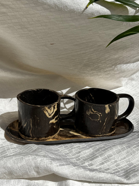 Conjunto 2 canecas e bandeja